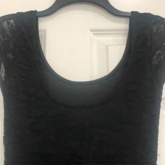 NEVER WORN Black lace dress - Picture 5 of 5